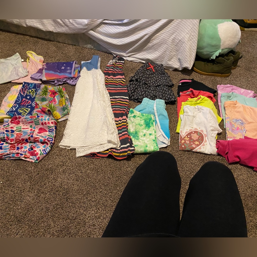 Large girls summer/fall and some winter clothing bundle size 7-8